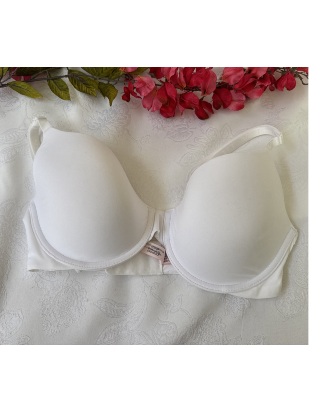Victoria's Secret Smooth Lightly Lined Demi Bra 34d White T-Shirt Underwire NEW